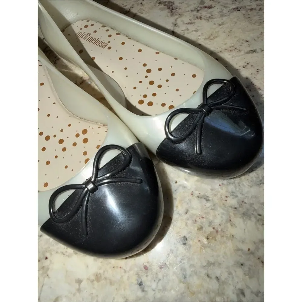 Mini Melissa Sweet Love Bow Cap-Toe Jelly Flats in Cream and Black EU 31 US 13